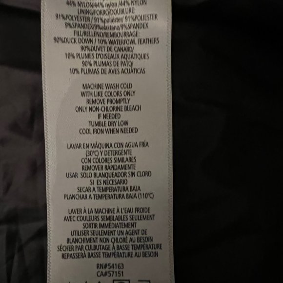 Calvin Klein women's Premium Down vest. Size 1X in black. - Picture 4 of 6